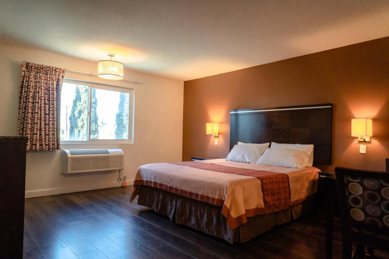 Maywood Inn מראה חיצוני תמונה