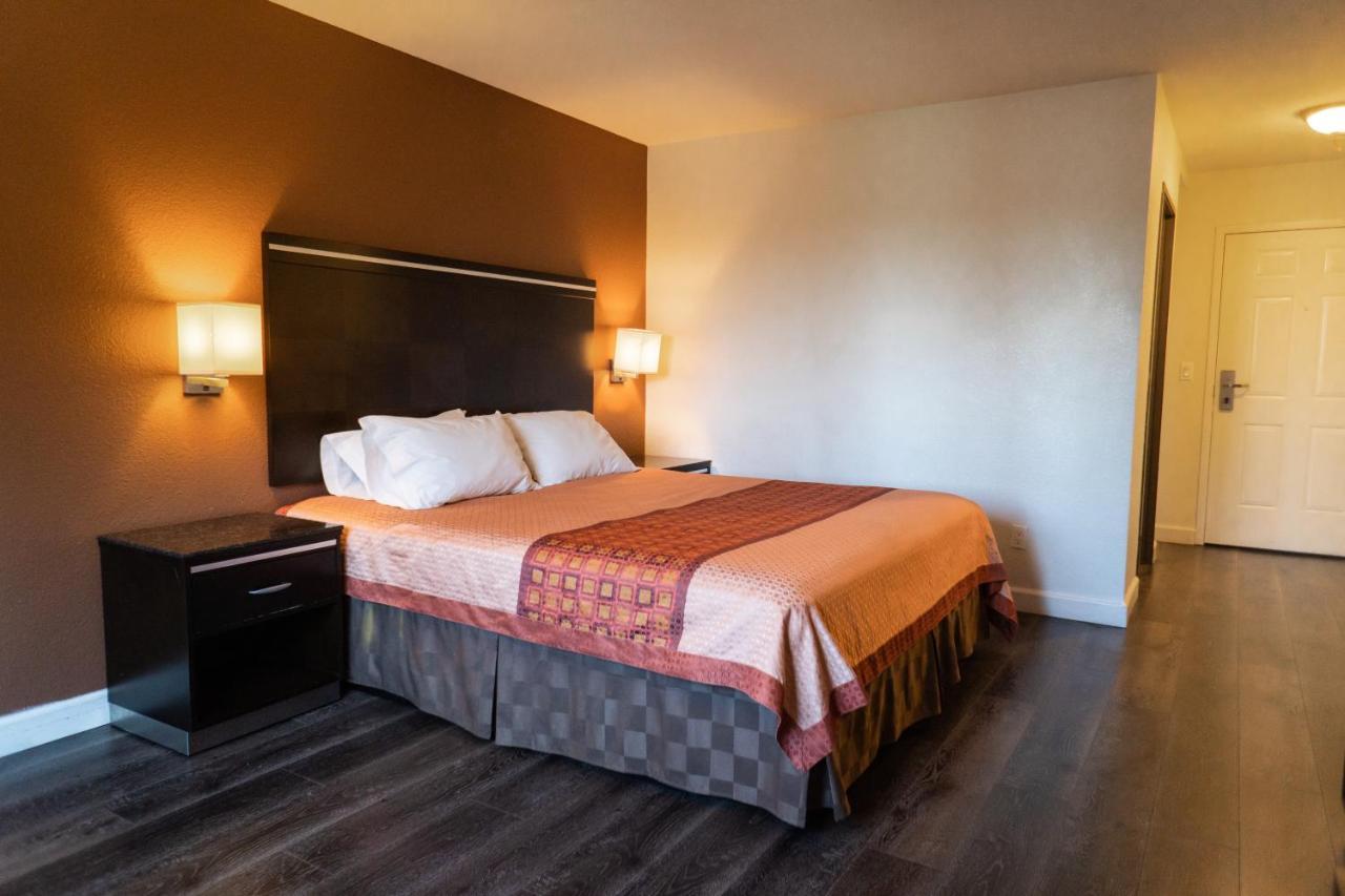 Maywood Inn מראה חיצוני תמונה