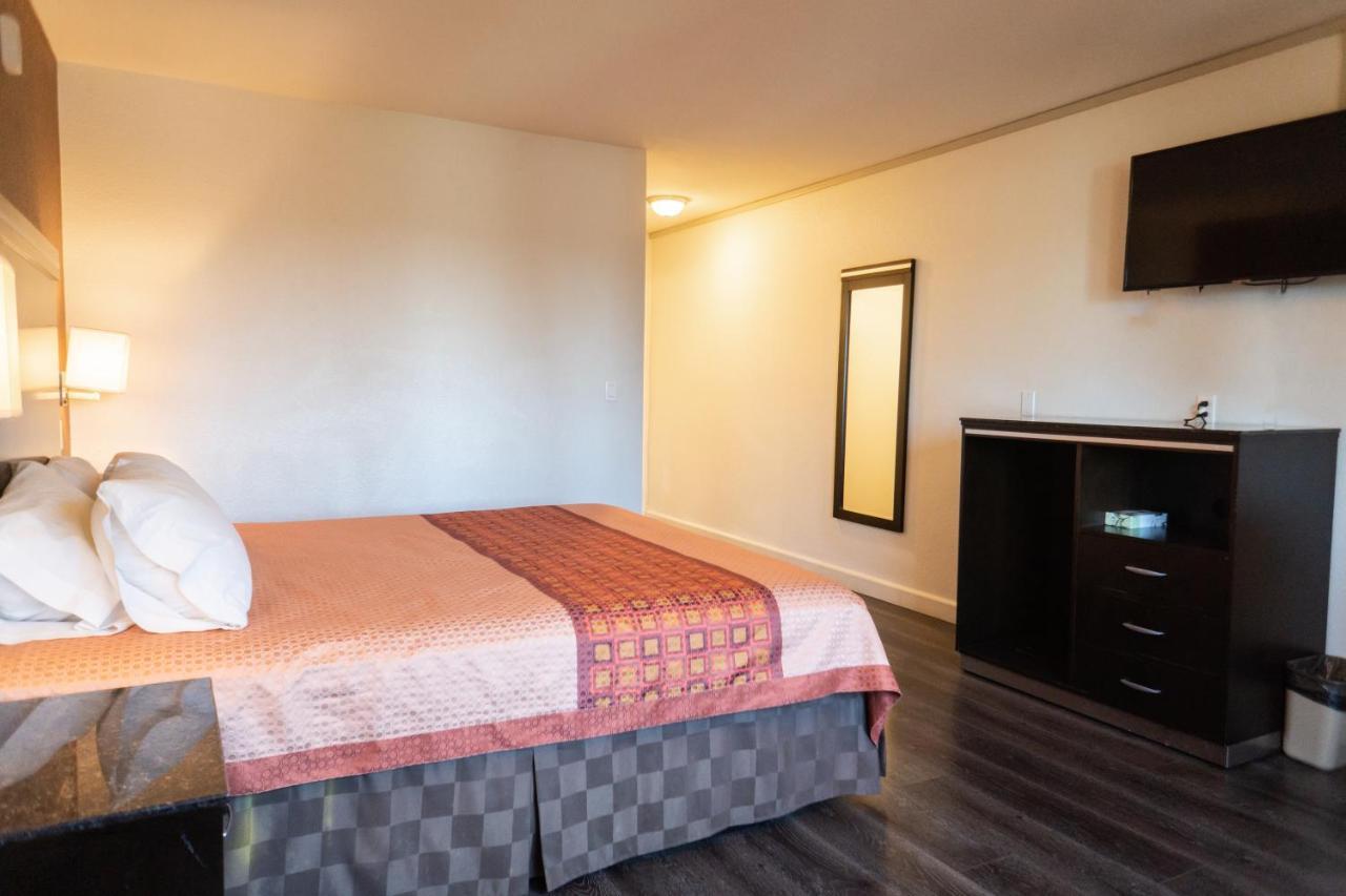Maywood Inn מראה חיצוני תמונה