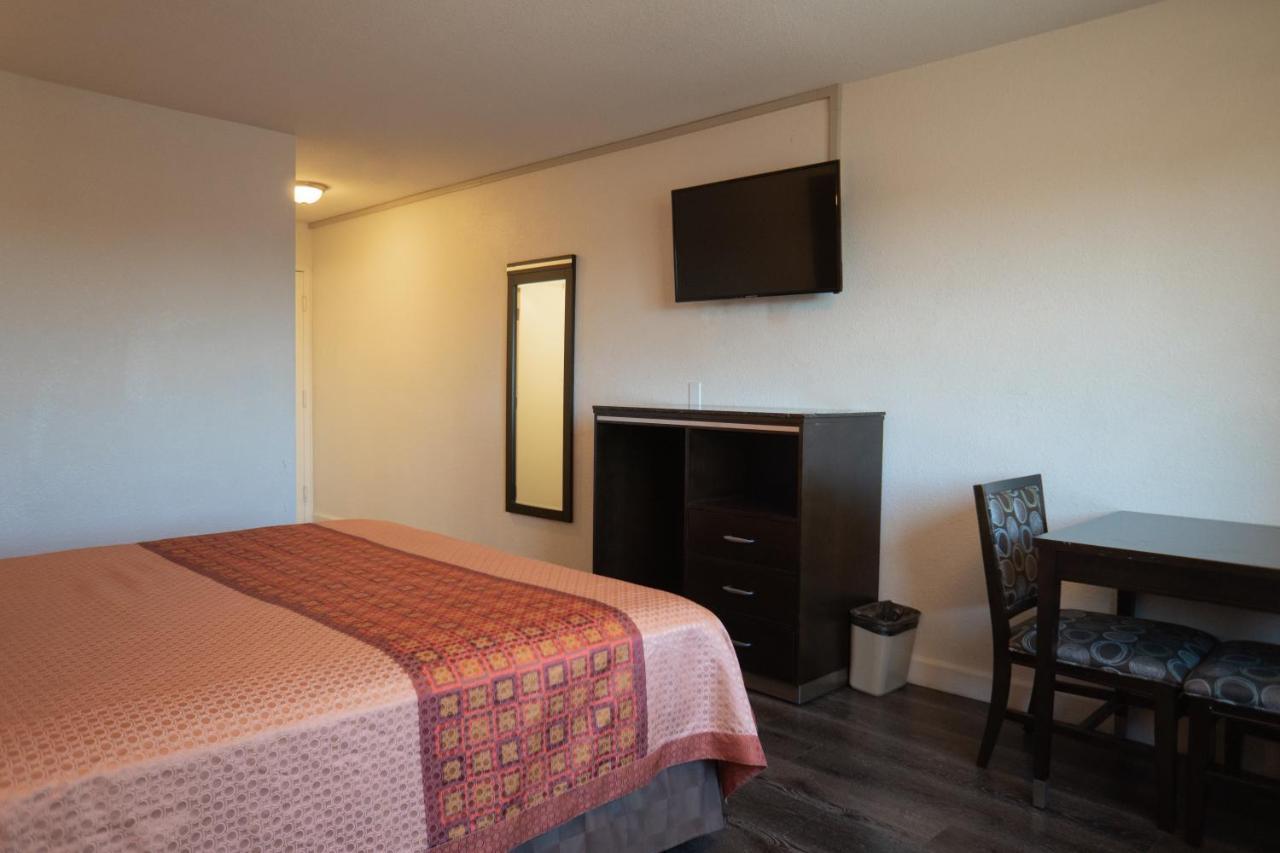 Maywood Inn מראה חיצוני תמונה